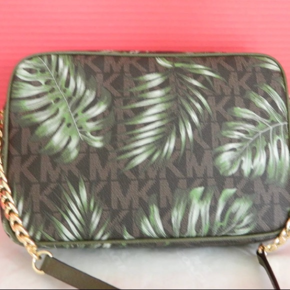 NWT MICHAEL KORS CONVERTIBLE PALM LEAVES CROSSBODY - Picture 2 of 6